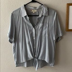 Pink rose button top